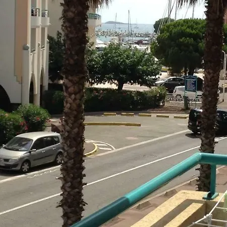 A Deux Pas Du Port, Ideal Pour Famille