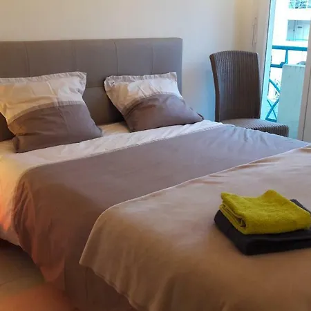 A Deux Pas Du Port, Ideal Pour Famille Apartment Frejus